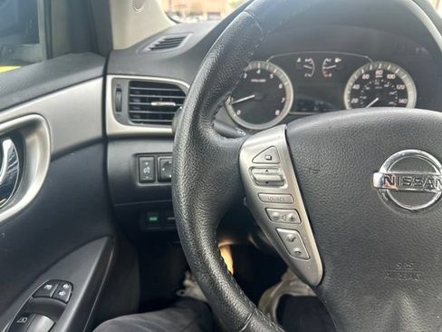 Used 2015 Nissan Sentra SV FWD image 34