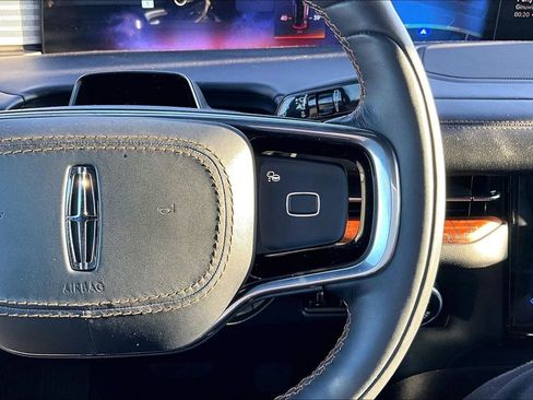 Used 2025 Lincoln Navigator L Black Label image 18