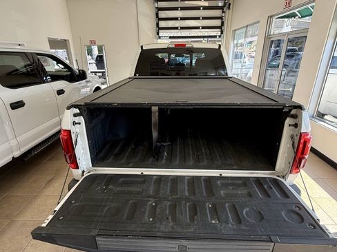 Used 2015 Ford F150 Platinum w/ Equipment Group 701A Luxury AWD/4WD image 27