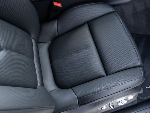 New 2026 Porsche Macan image 43