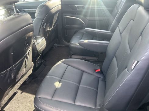 Used 2023 Kia Telluride SX image 9