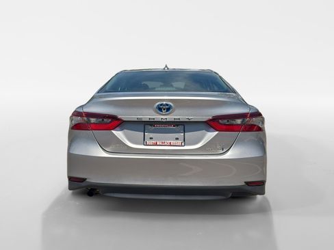 Used 2021 Toyota Camry LE FWD image 4