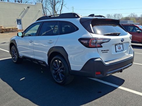 Certified 2023 Subaru Outback Onyx Edition AWD/4WD image 4