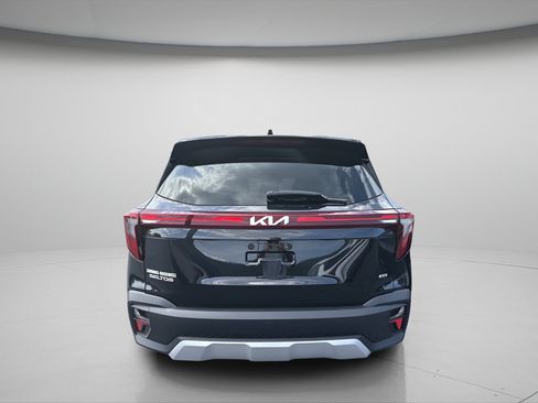 Used 2024 Kia Seltos LX AWD/4WD image 4
