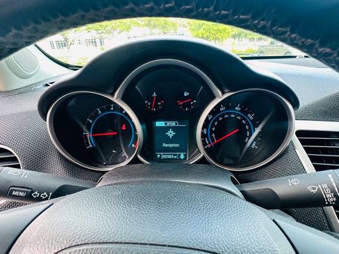 Used 2015 Chevrolet Cruze LT image 16