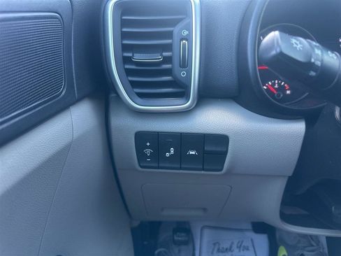Used 2022 Kia Sportage LX w/ LX FWD Value Edition Package image 28