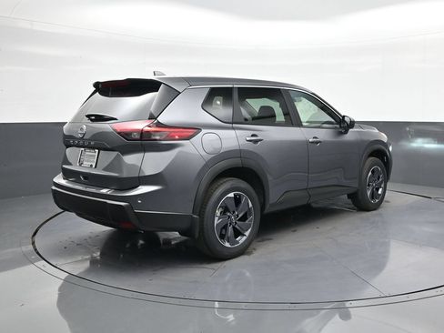 Certified 2026 Nissan Rogue SV FWD image 10