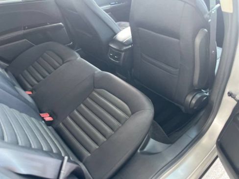 Used 2013 Ford Fusion SE FWD image 16