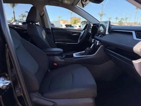 Used 2025 Toyota RAV4 XLE image 20