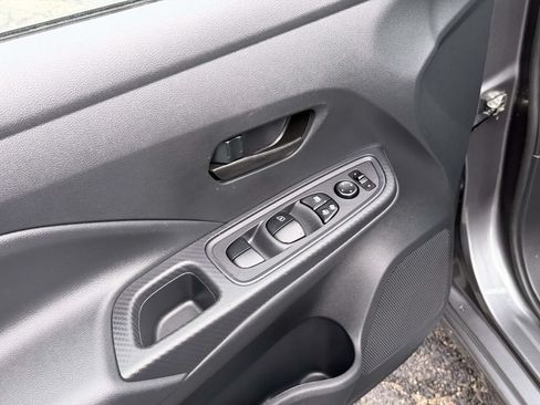 Used 2025 Nissan Versa S w/ Trunk Package FWD image 17