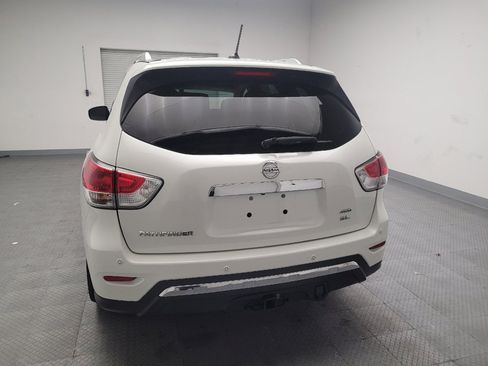 Used 2015 Nissan Pathfinder SL w/ Trailer Tow Package image 6