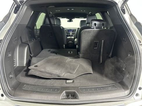 Used 2023 Buick Enclave Essence image 27