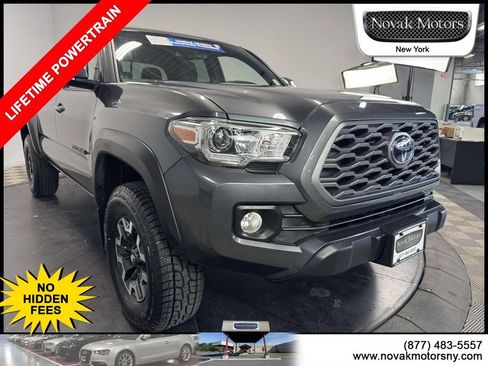 Used 2022 Toyota Tacoma TRD Off-Road AWD/4WD image 1