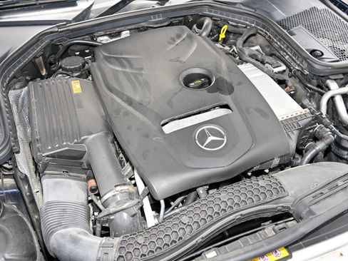 Used 2017 Mercedes-Benz C 300 4MATIC Sedan image 36