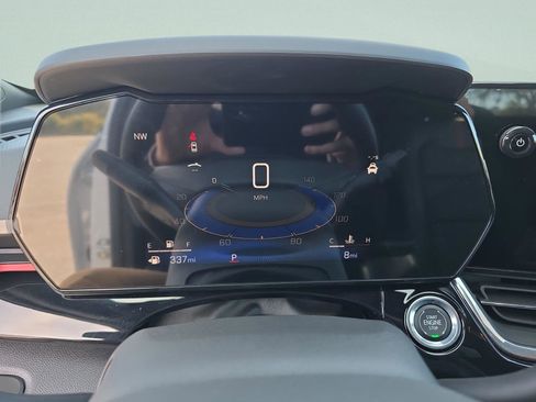 New 2026 Chevrolet Trax RS w/ Sunroof Package image 10