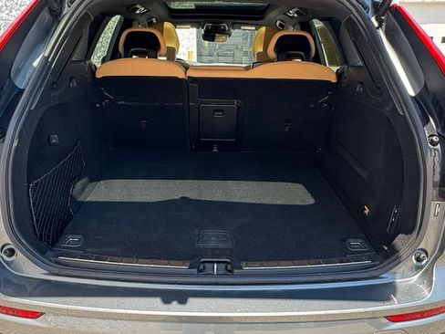 Used 2019 Volvo XC60 T5 Momentum w/ Premium Package AWD/4WD image 9