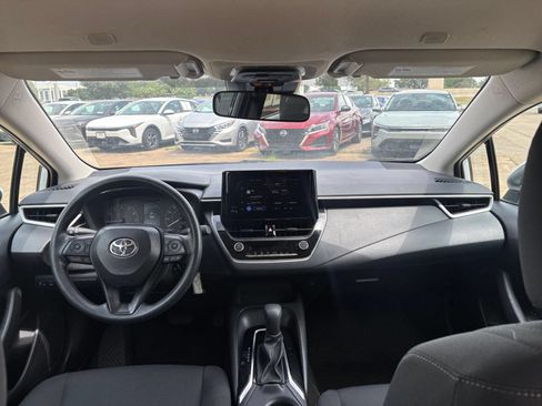 Used 2025 Toyota Corolla LE FWD image 31