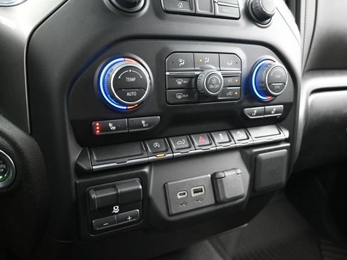 Used 2021 Chevrolet Silverado 1500 LT AWD/4WD image 10