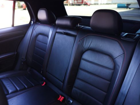 Used 2018 Volkswagen GTI Autobahn FWD image 12