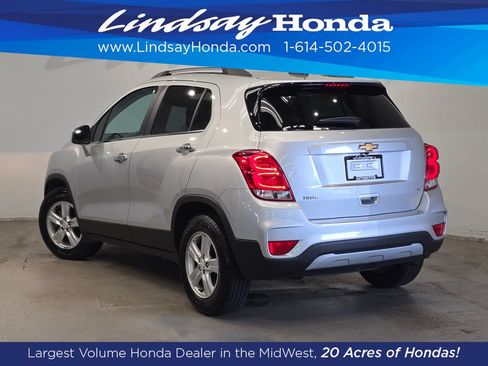 Used 2020 Chevrolet Trax LT w/ LT Convenience Package FWD image 4
