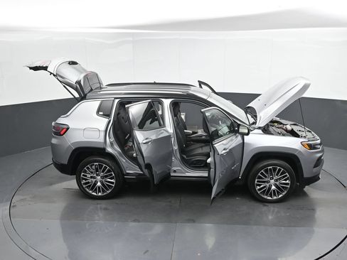 Used 2022 Jeep Compass Limited w/ Elite Group AWD/4WD image 58