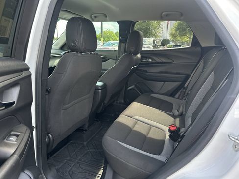Used 2024 Chevrolet TrailBlazer LT w/ LT Cold Weather Package FWD image 31