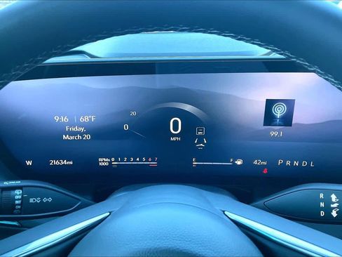 Used 2025 Buick Enclave Preferred image 24