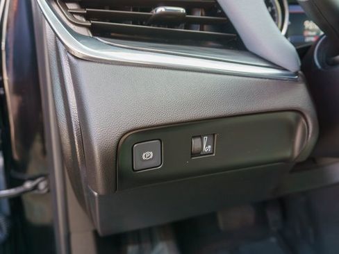 Used 2023 Buick Enclave Essence image 22