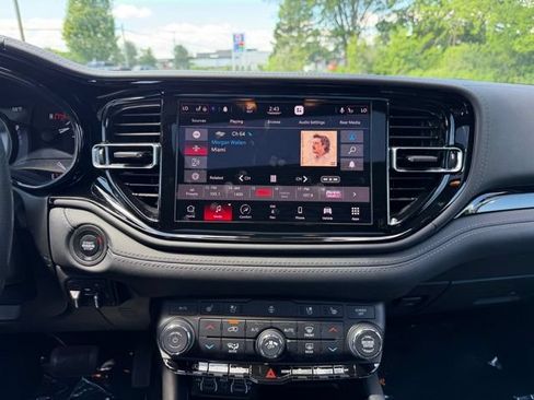 Used 2021 Dodge Durango Citadel w/ Premium Entertainment Group AWD/4WD image 16