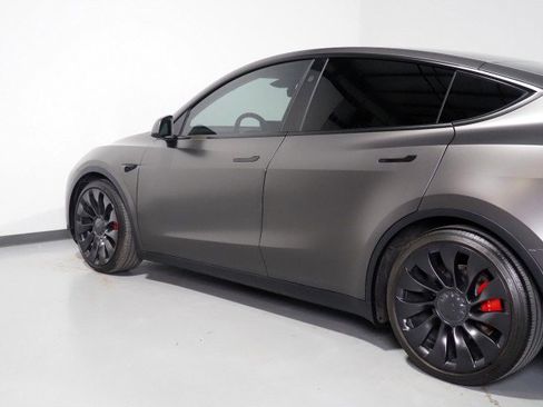 Used 2025 Tesla Model Y Performance image 46