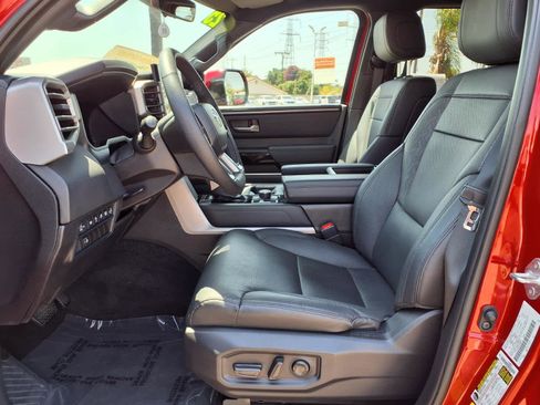 Certified 2025 Toyota Tundra Limited AWD/4WD image 18