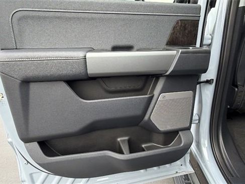 New 2026 Ford F250 Lariat w/ Black Appearance Package image 15