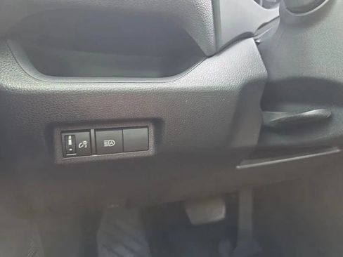 Used 2019 Toyota RAV4 XLE FWD image 24