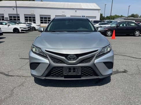Used 2019 Toyota Camry SE FWD image 8