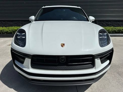 Certified 2024 Porsche Macan AWD/4WD image 8