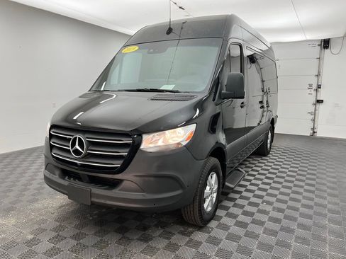 Used 2019 Mercedes-Benz Sprinter 2500 image 13