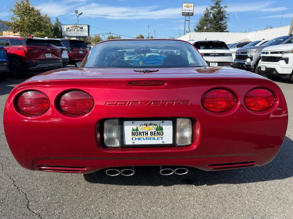 Used 2004 Chevrolet Corvette Coupe w/ Roof Package RWD image 7