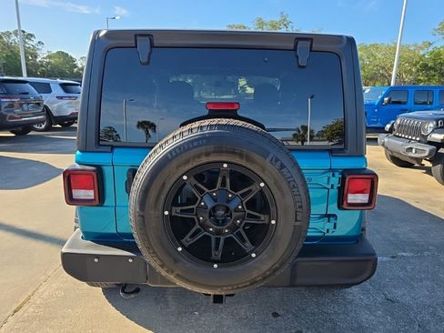 Used 2020 Jeep Wrangler Sport image 3