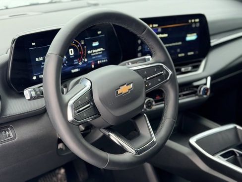 Used 2025 Chevrolet Equinox LT image 7