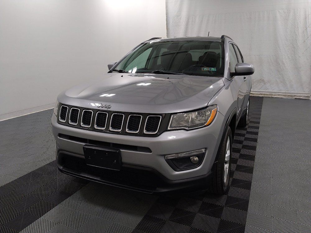 Used 2018 Jeep Compass Latitude w/ Cold Weather Group AWD/4WD image 15