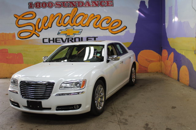 Used 2012 Chrysler 300 Limited w/ Luxury Group RWD image 2