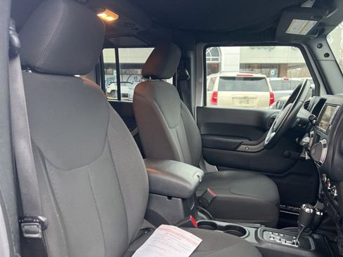 Used 2016 Jeep Wrangler Unlimited Sport w/ Connectivity Group image 23