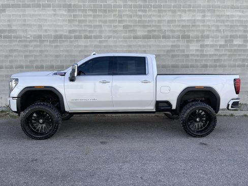 Used 2024 GMC Sierra 3500 Denali w/ Technology Package image 24