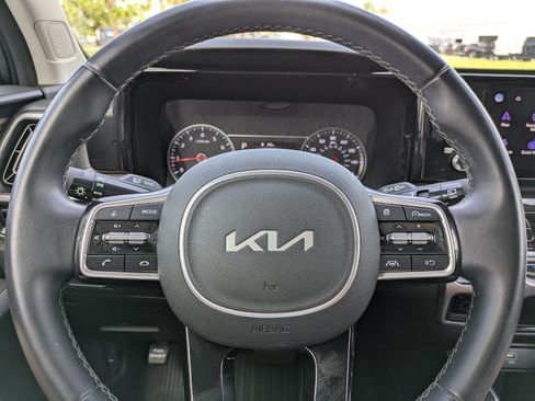 Certified 2022 Kia Sorento S AWD/4WD image 21