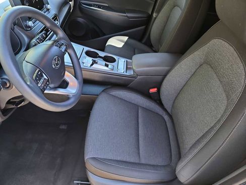 Used 2023 Hyundai Kona SE image 15
