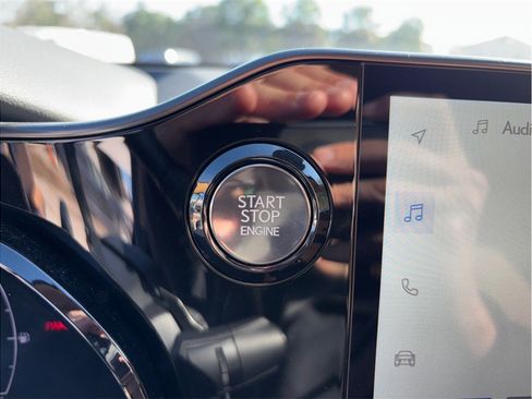 Used 2025 Lexus NX 250 FWD w/ Premium Package image 28