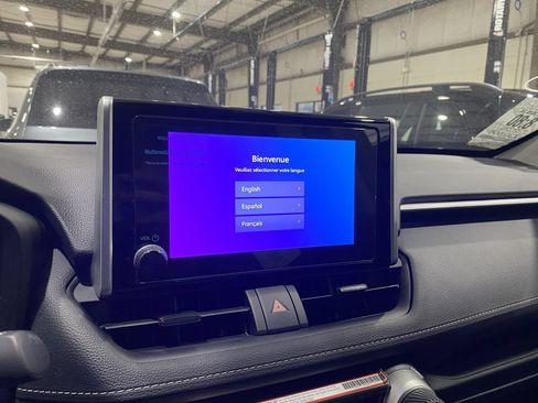 Used 2025 Toyota RAV4 XLE FWD image 7