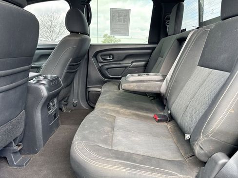 Used 2018 Nissan Titan SV w/ SV Convenience Package image 23