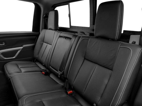 Used 2017 Nissan Titan PRO-4X AWD/4WD image 8