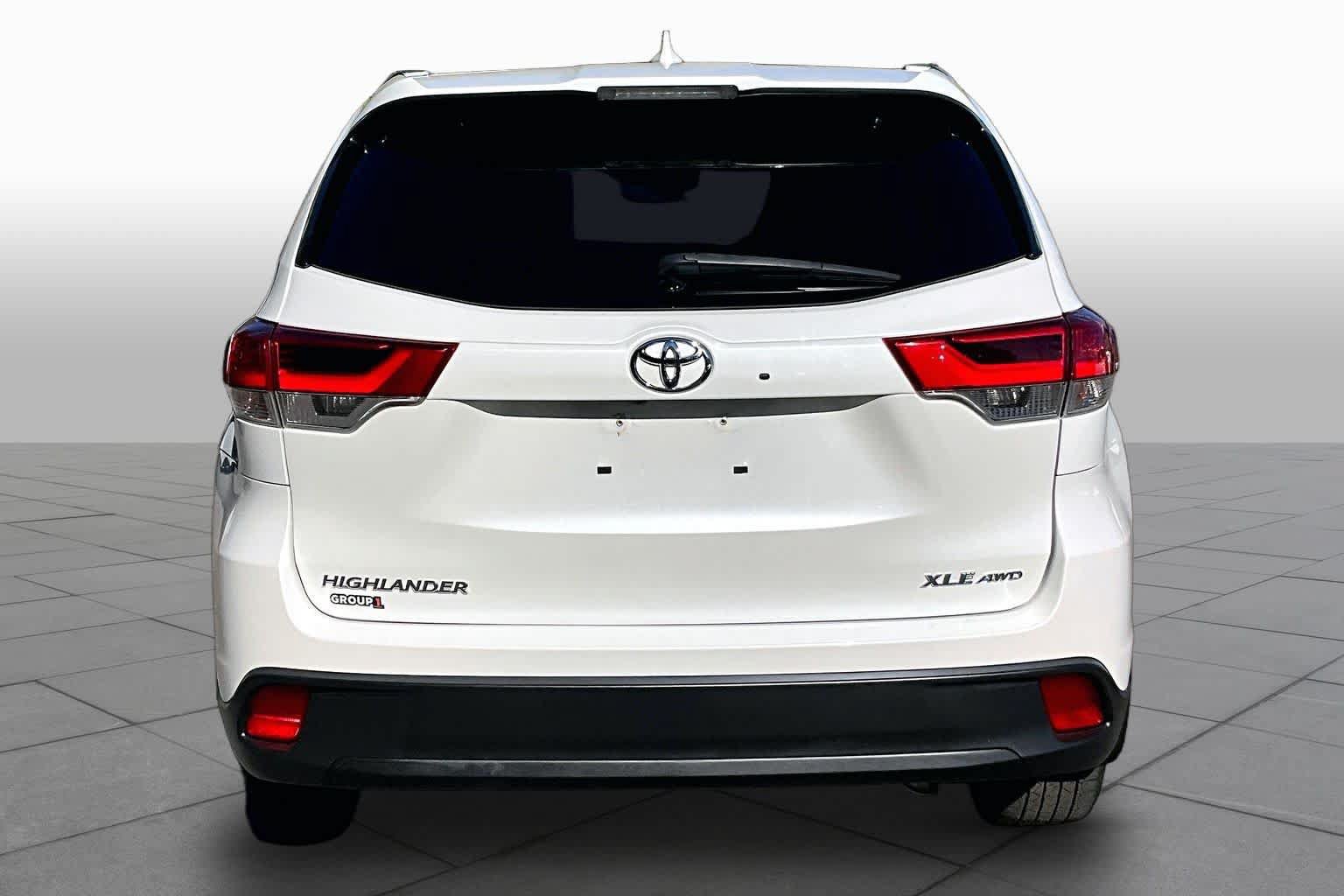 Certified 2019 Toyota Highlander XLE AWD/4WD image 5